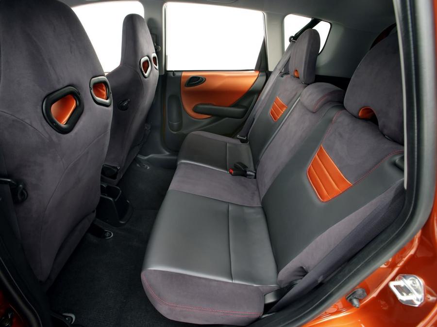  Honda Fit Sport Extreme Concept 2006 года  (фото 7 из 33)